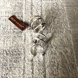 Henri bendel accessory ring